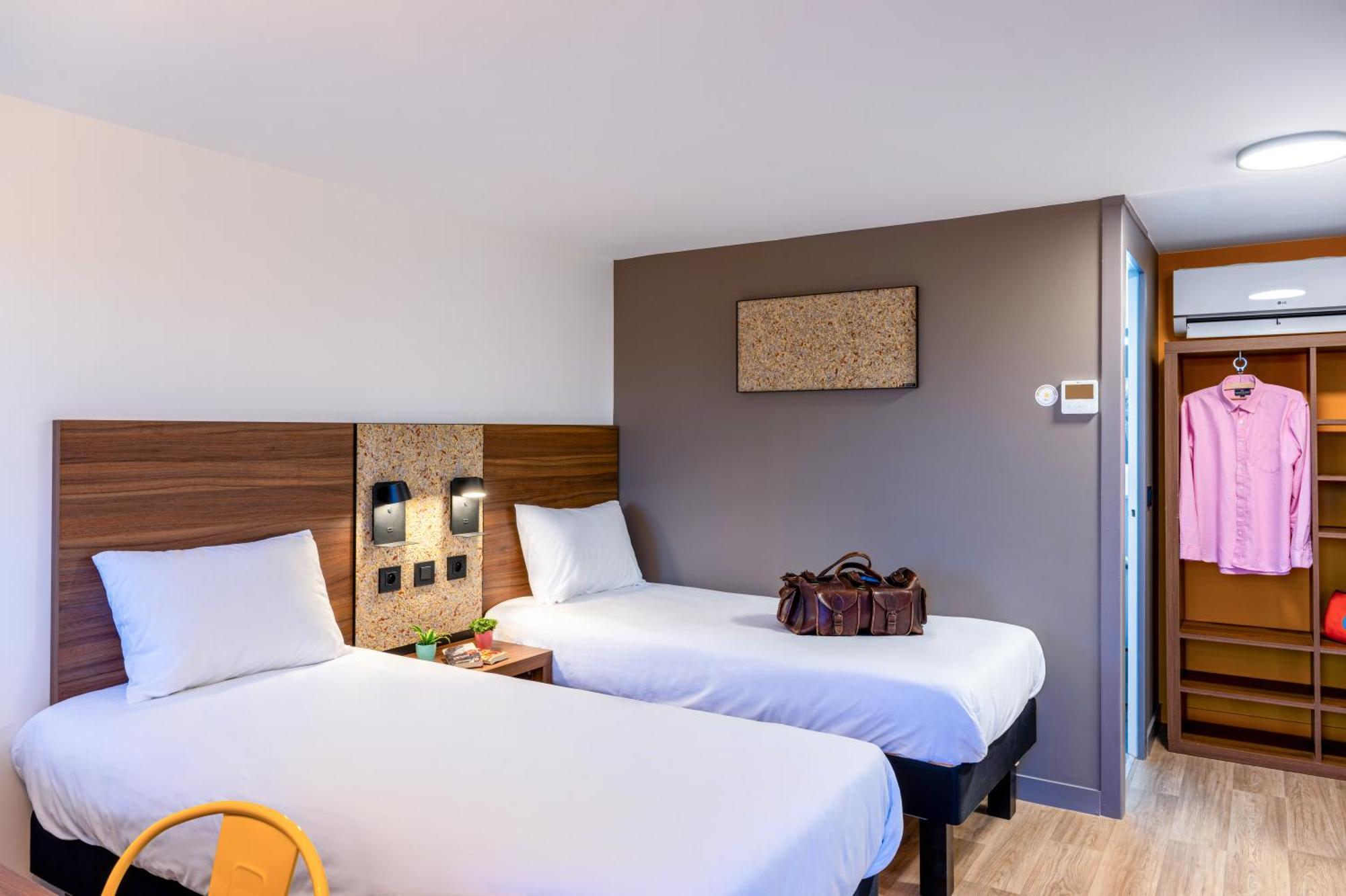 Greet Hotel Chatellerault Exterior photo